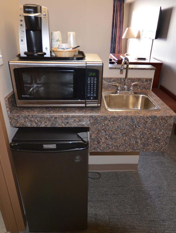 Travelodge Hanna Canada Grey Esterno foto